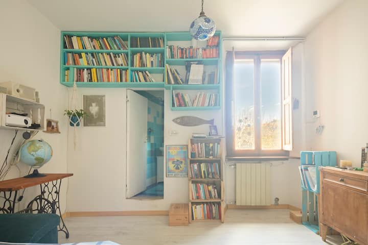 Het lichte raam van je kamer.