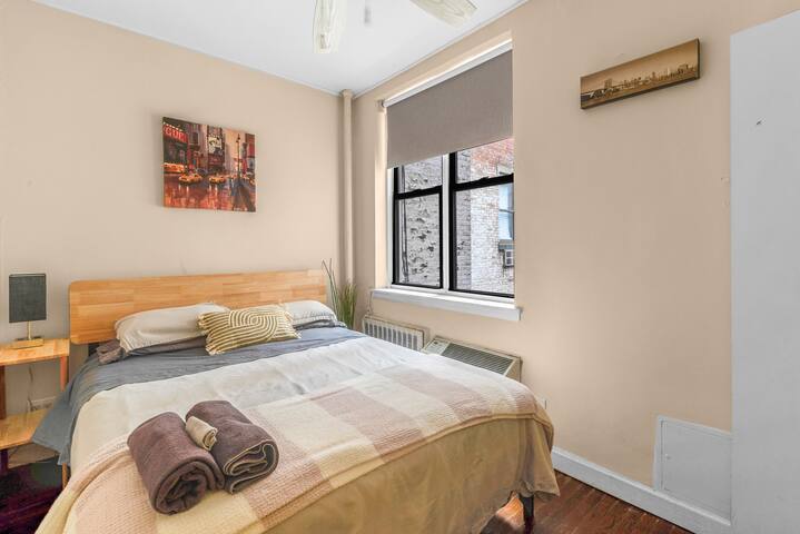 Amazing Columbus Circle/Central Park 3 Bedroom gallery image 3