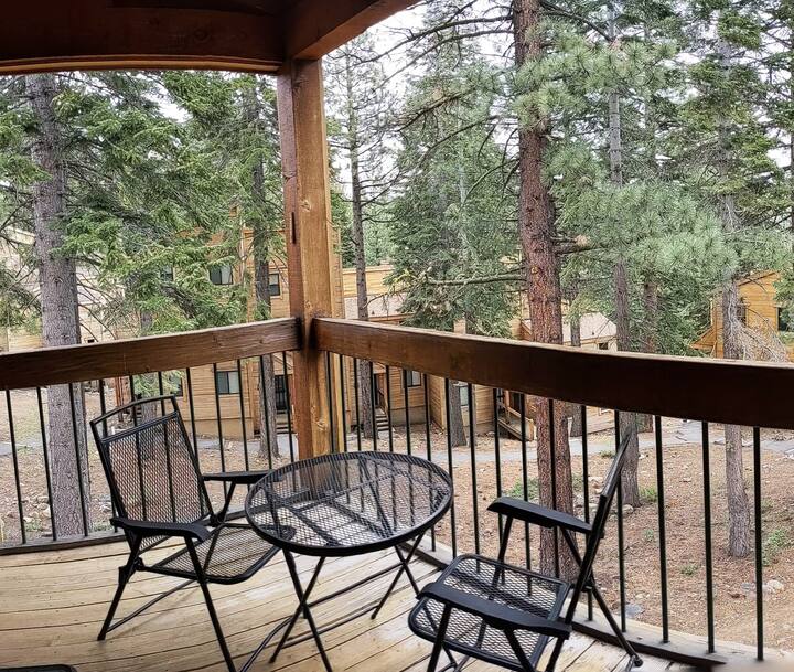 Serenity @ Northstar 2bd 15 min to Lake Pool Sauna