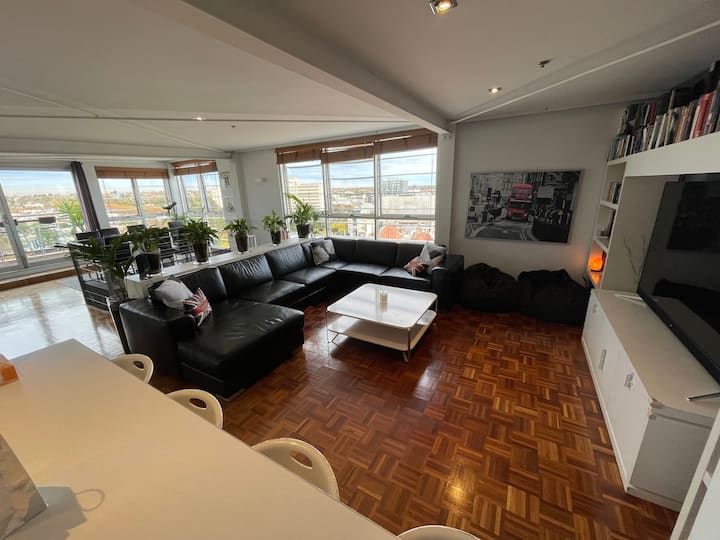 HUGE PENTHOUSE - ISOLATE IN COMFORT & WORK AT HOME