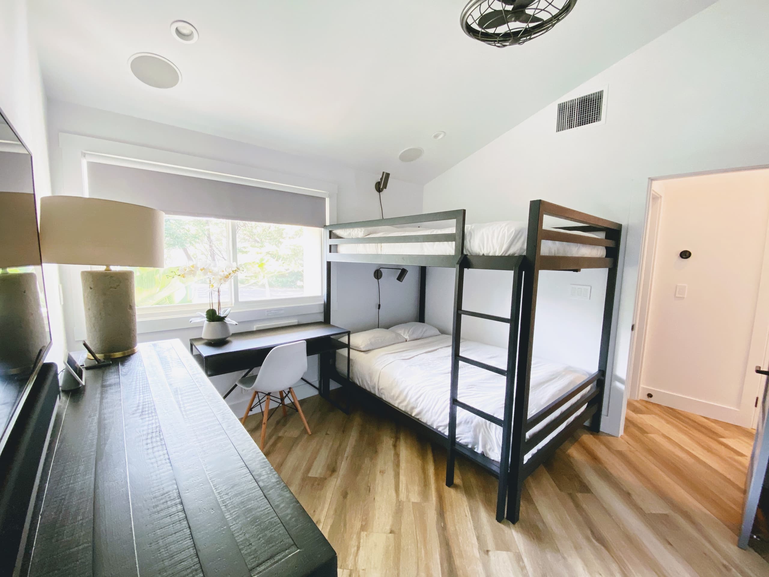 Condo in Wailuku · ★4.93 · 2 bedrooms · 3 beds · 2 private baths - Image 23