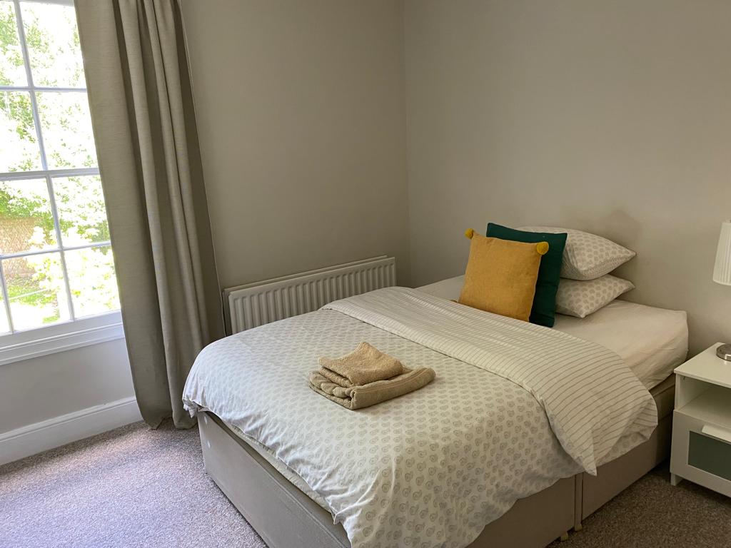 Habitación frente al jardín