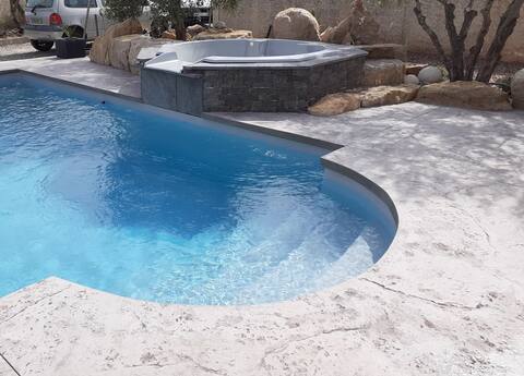 Single-storey villa and pool near Montpellier
