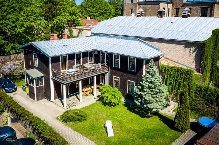 House, terraces, hot tub, garden. Groups Welcome!