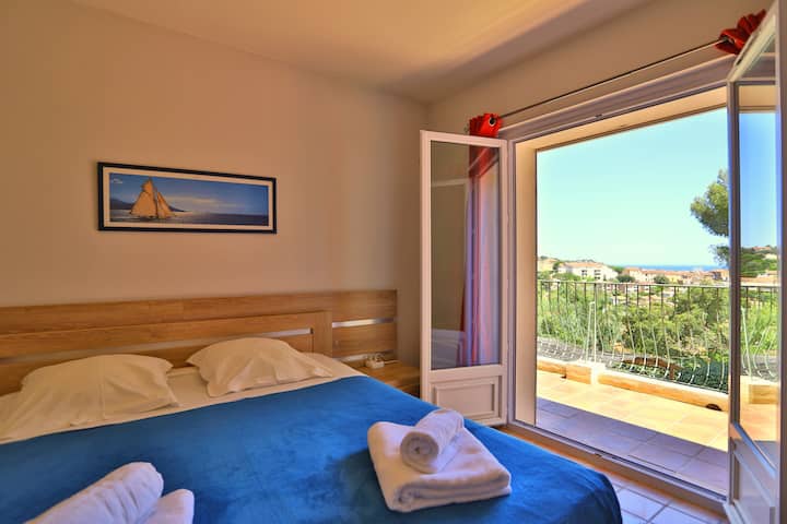 Gornja razina: spavaća soba 1 s krevetom na 160 kreveta. 