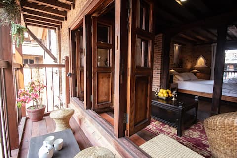Flat in beautiful Newari house - Charming!
