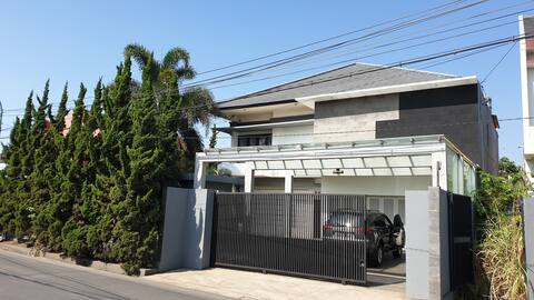 Cozy House in Cimahi for Family or Big Group