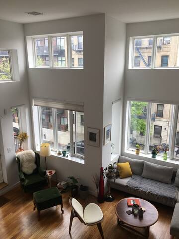 LARGE BRIGHT DUPLEX – Balcony + Rooftop gallery image 3