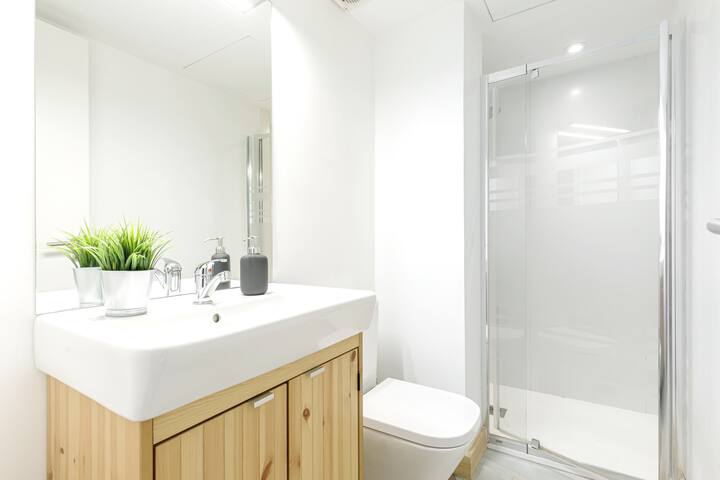 Quiet apartment in La Latina next to Plaza Mayor gallery image 5