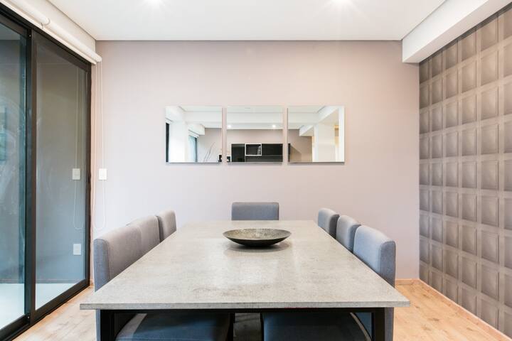 Luxury and Modern 2 Bedrooms Spacious Apartment gallery image 2