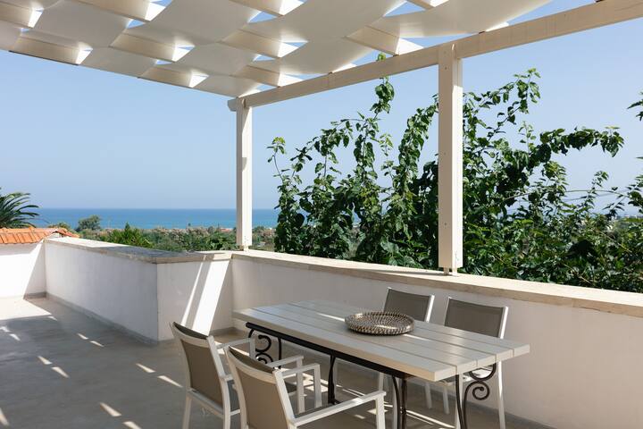 Villa Pinelopi – 350 meters away from sandy beach! gallery image 3