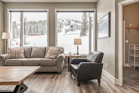 Authentic whole chalet with suite, hot tub, BBQ