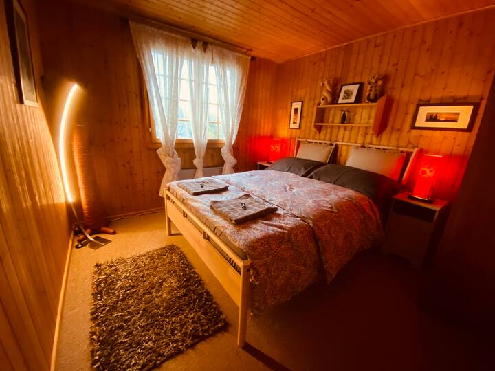 Bedroom with double bed, 140x200 (Emma mattress)