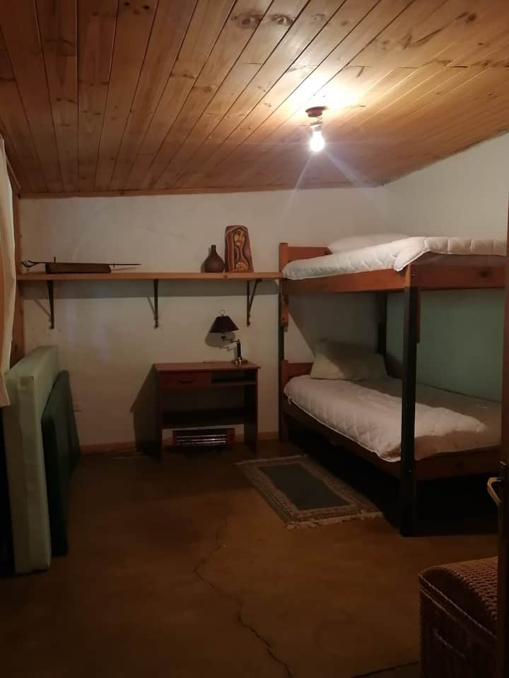 Patio esterno con letti a castello