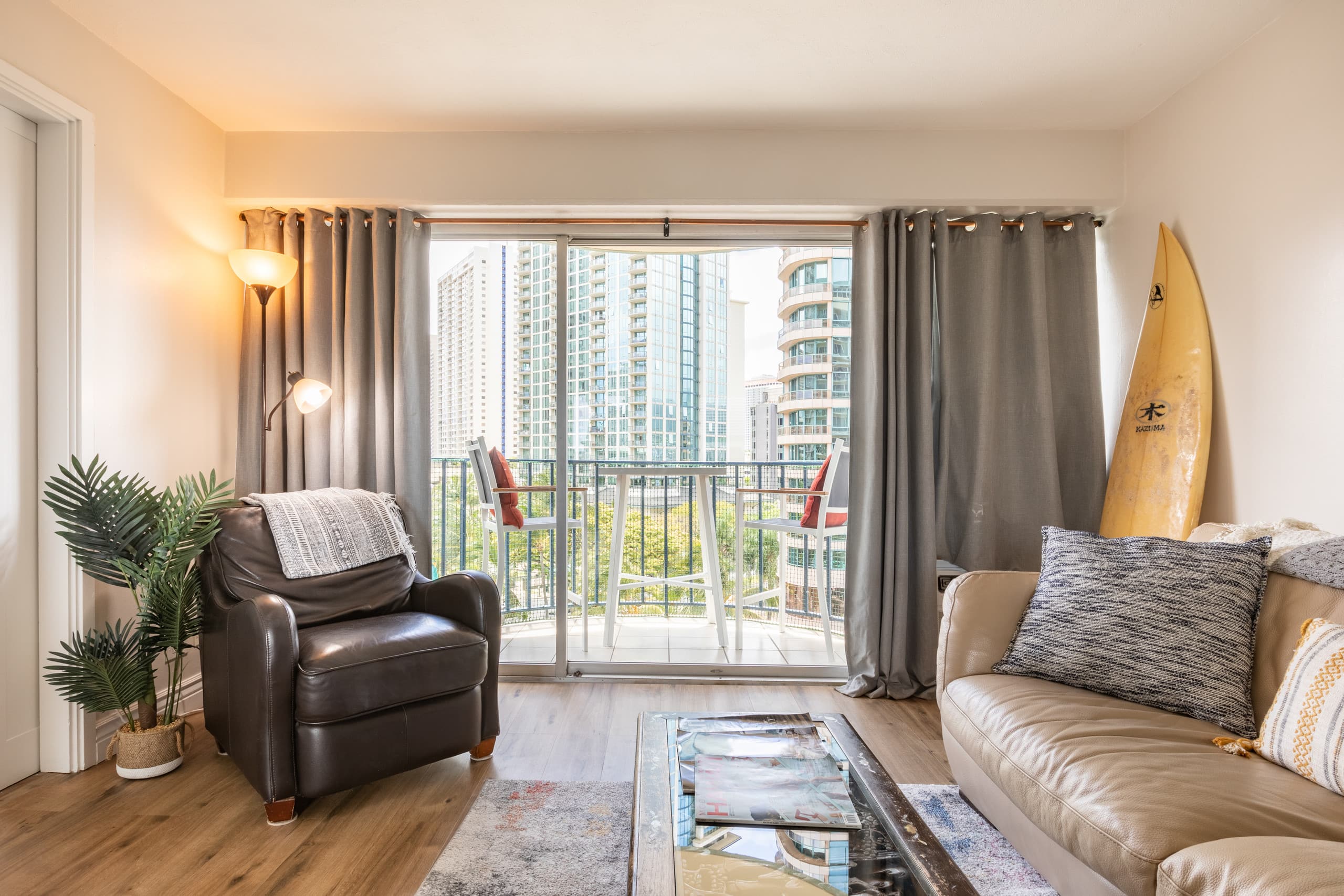 Condo in Honolulu · ★4.81 · 2 bedrooms · 2 beds · 1 private bath - Image 1