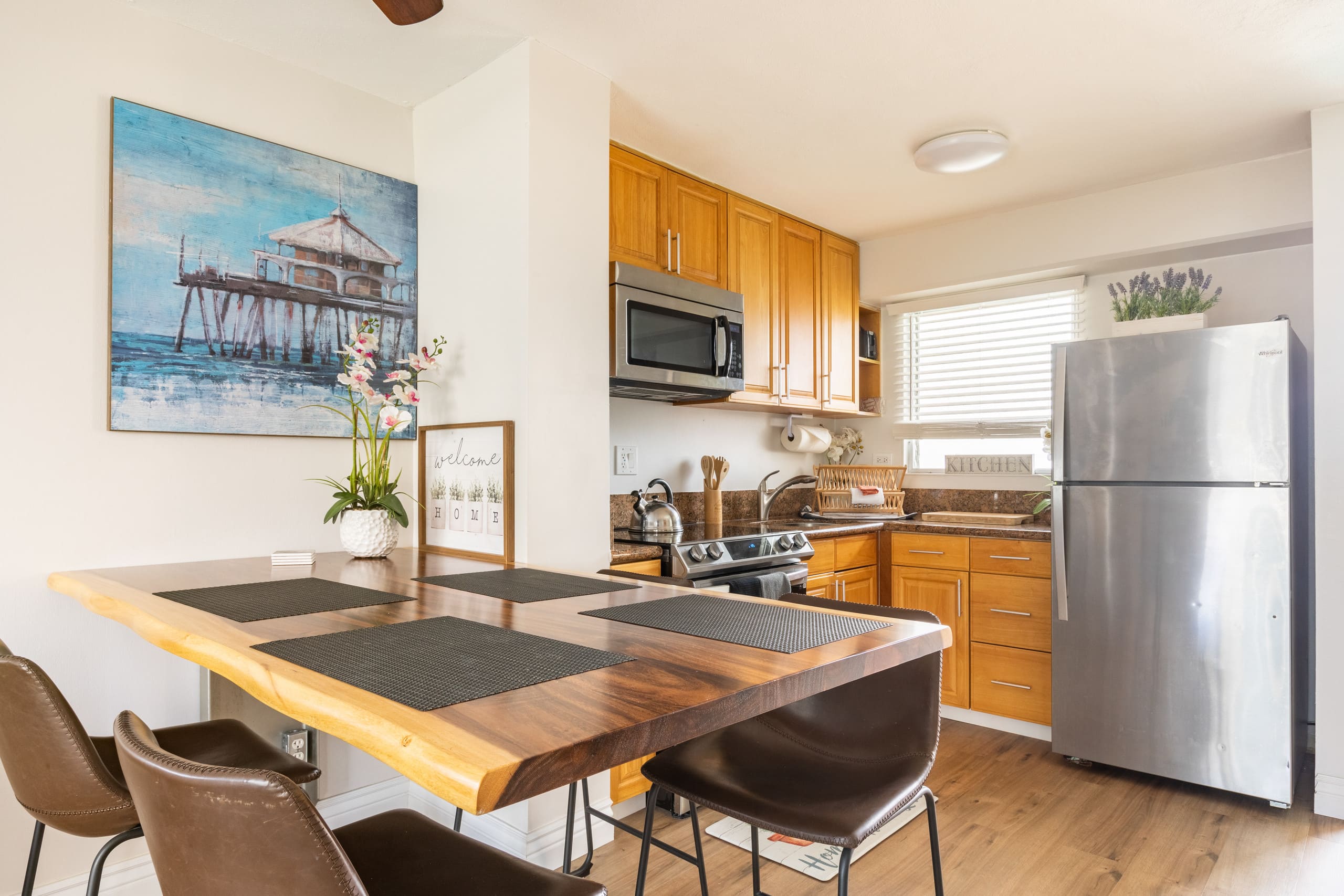 Condo in Honolulu · ★4.81 · 2 bedrooms · 2 beds · 1 private bath - Image 8