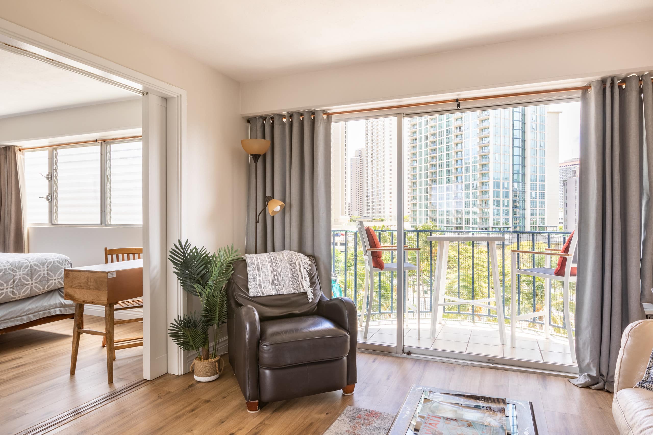 Condo in Honolulu · ★4.81 · 2 bedrooms · 2 beds · 1 private bath - Image 2