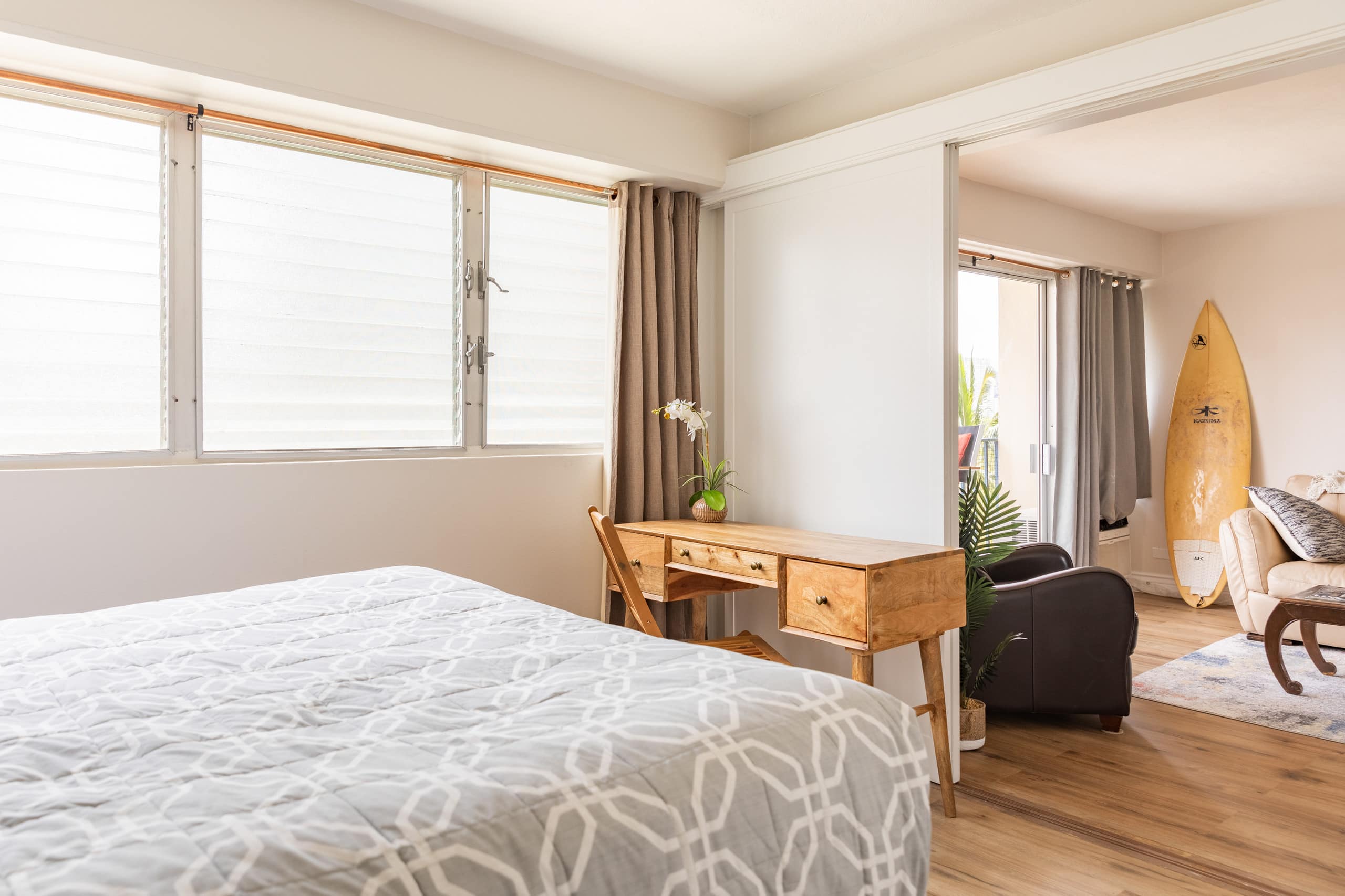 Condo in Honolulu · ★4.81 · 2 bedrooms · 2 beds · 1 private bath - Image 9