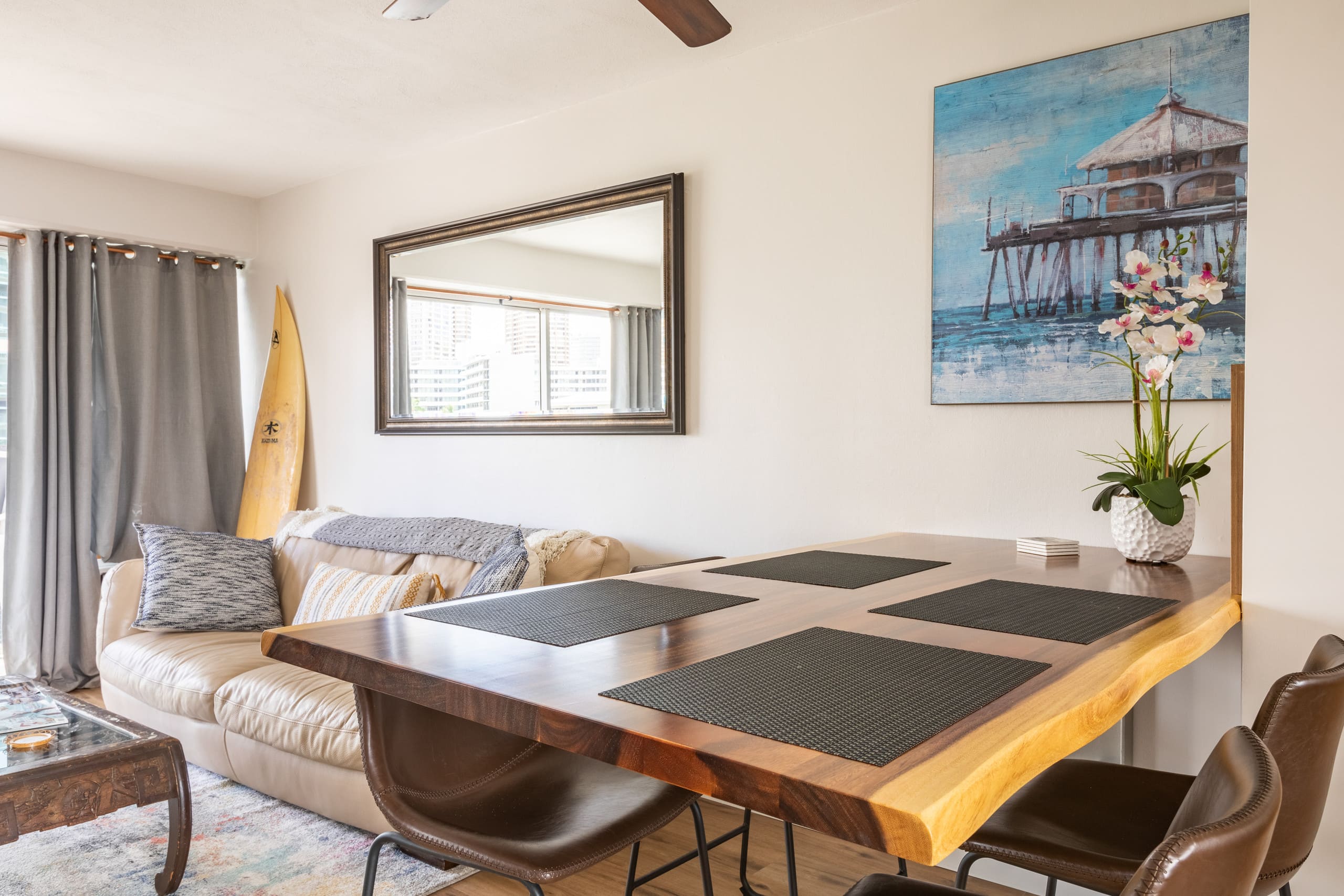 Condo in Honolulu · ★4.81 · 2 bedrooms · 2 beds · 1 private bath - Image 7