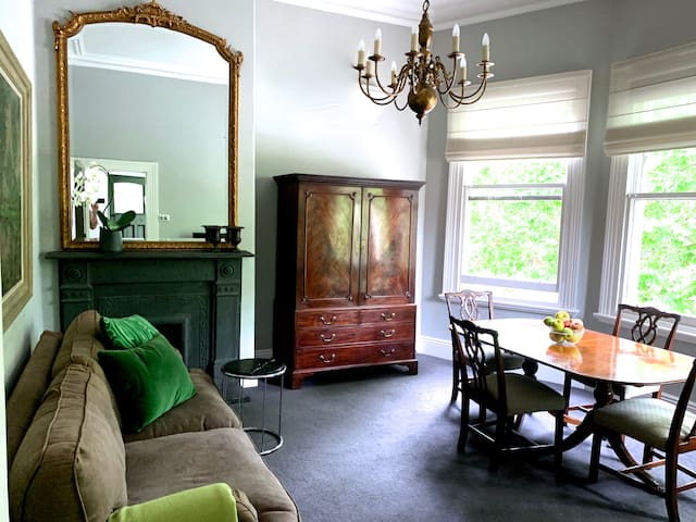 ST KILDA – Grand Mansion gallery image 2