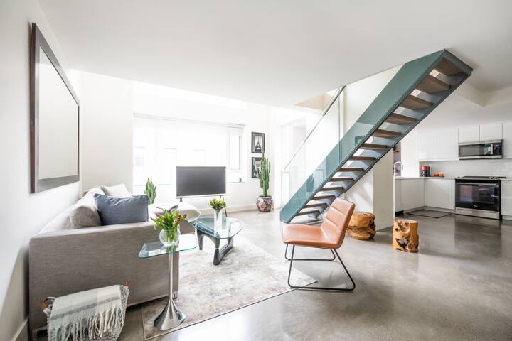 Spectacular Yorkville Condo | 2BR Two Story Loft