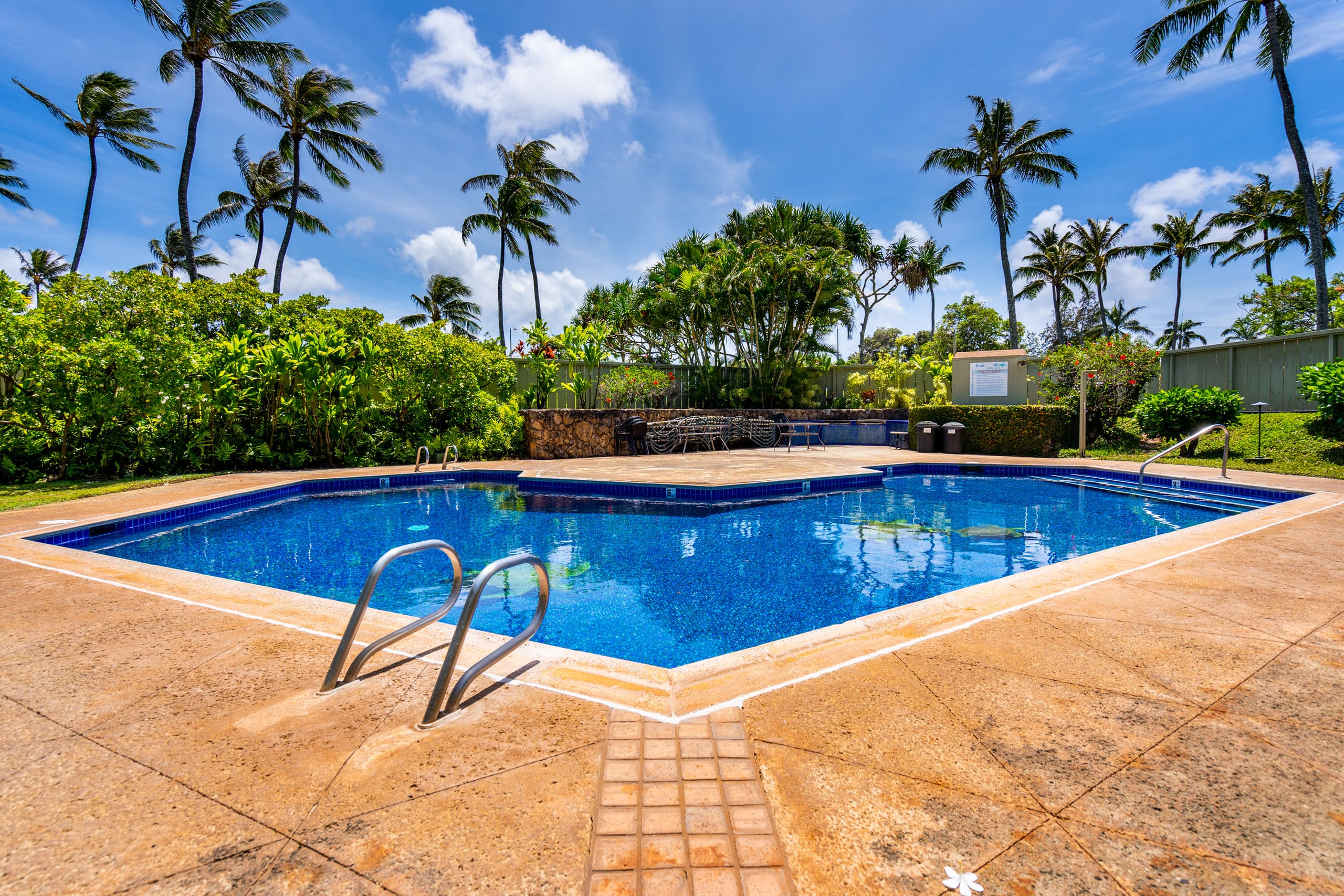 Condo in Kahuku · ★4.82 · 1 bedroom · 2 beds · 2 private baths - Image 14