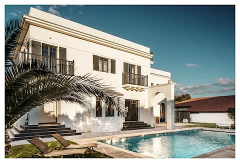 Villa Trinidad : swimming pool, sea view, beach