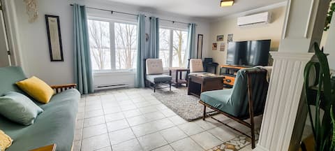 Successful Airbnb property: River view & beautiful sunset in D'autray