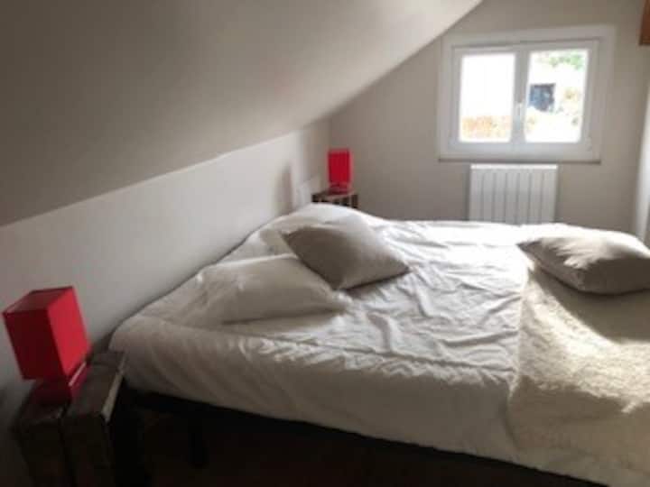 bedroom floor (bed of 160)