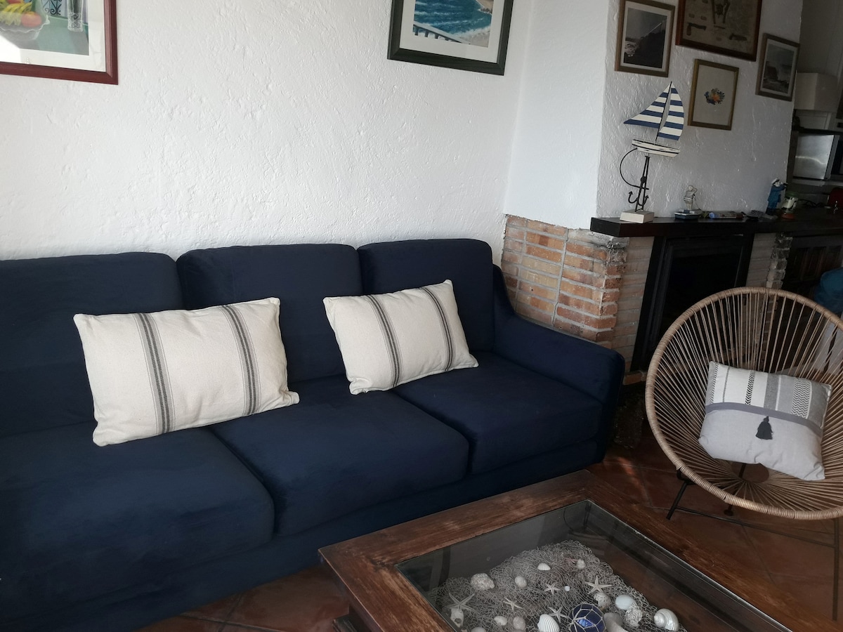 Annonce Airbnb populaire: Oceanfront Vilanova i la Geltrú. Sitges 8 km away à Vilanova I La Geltrú