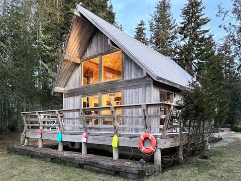 *Stunning Views* Oceanfront Chalet
