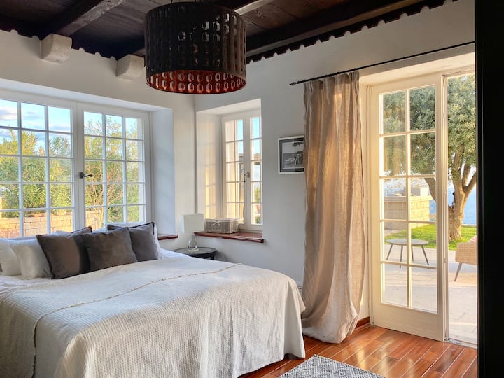 Sovrum 1, 
En kingsize-säng, 180 cm