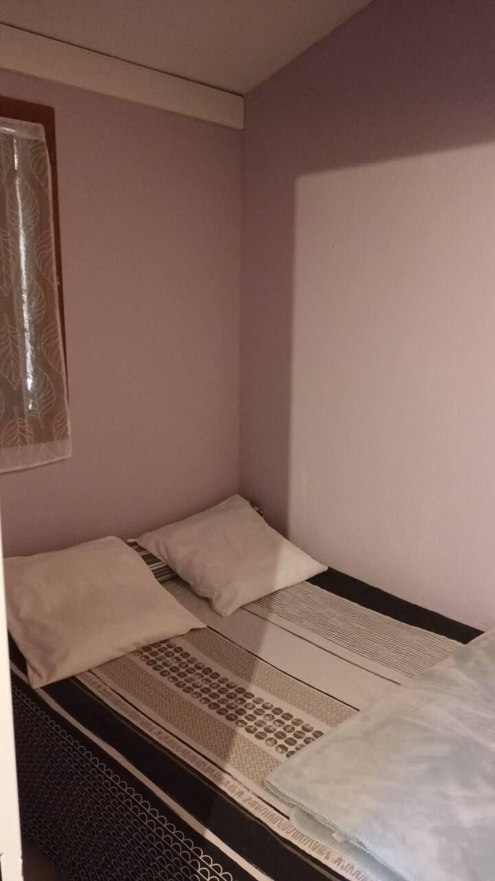 Chumba kilicho na kitanda cha watu wawili