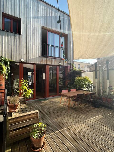 House 100 m2 with terrace, on the Porte de Paris.
