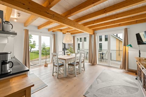 Plau Lagoons 10: for the very large group of rascals