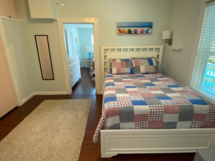 Ზემოთ Queen საძინებელი #2