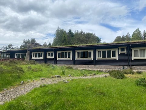 Our Cabin In The Woods, close to ski slopes
