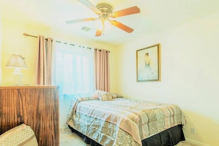 Საძინებელი №2-ის ხედი