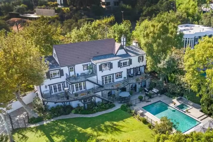 Brentwood Chateau Retreat with Ocean & City Views