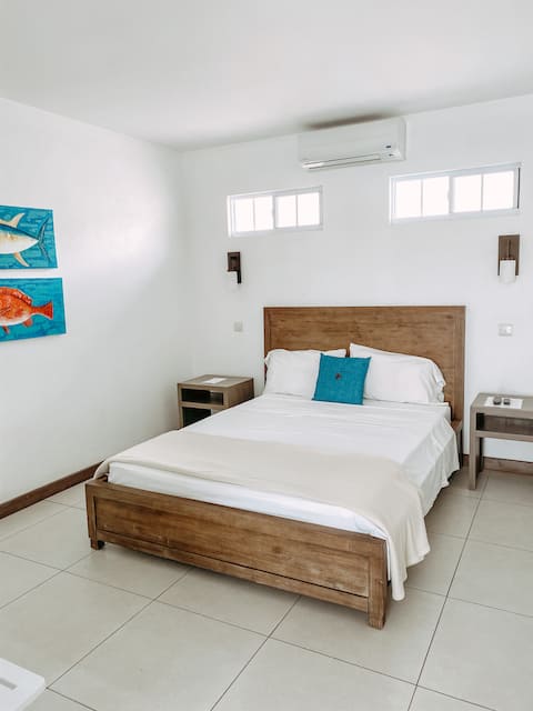 Studio Apt @ Spice Island Marine