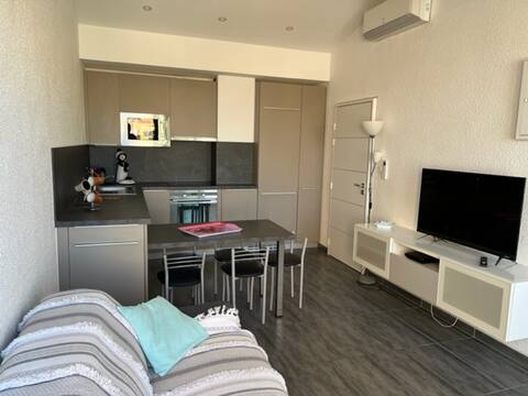 Viewboat/wifi/airconditioning/swimmingpool/parking