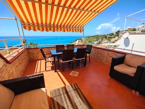 Apartment with terrace overlooking the sea in Scalea