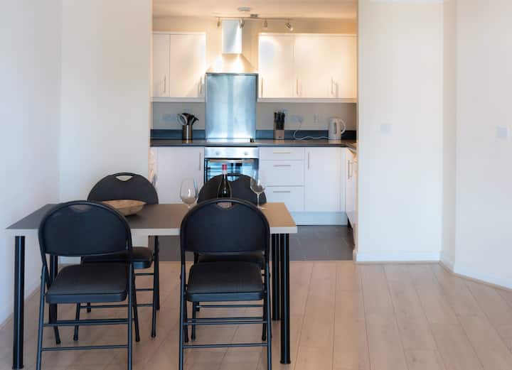 Abodebed - Apt 57 Modern Executive 2 Bed/2 Bath