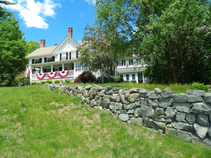 Horse Hill Vacation Rentals & Homes Merrimack, NH Airbnb