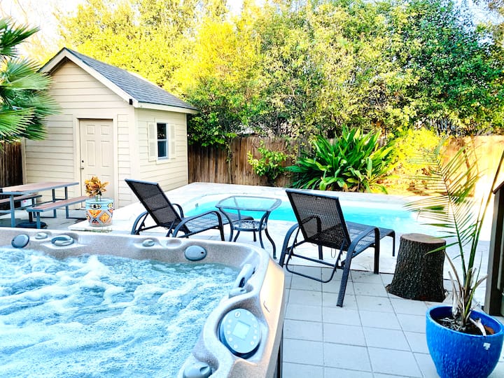 NEW HOT TUB! POOL & grill! SeaWorld/Military Houses for Rent in San Antonio, Texas, United