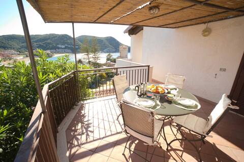 Villa Manzoni – Fenaio apartment with sea view