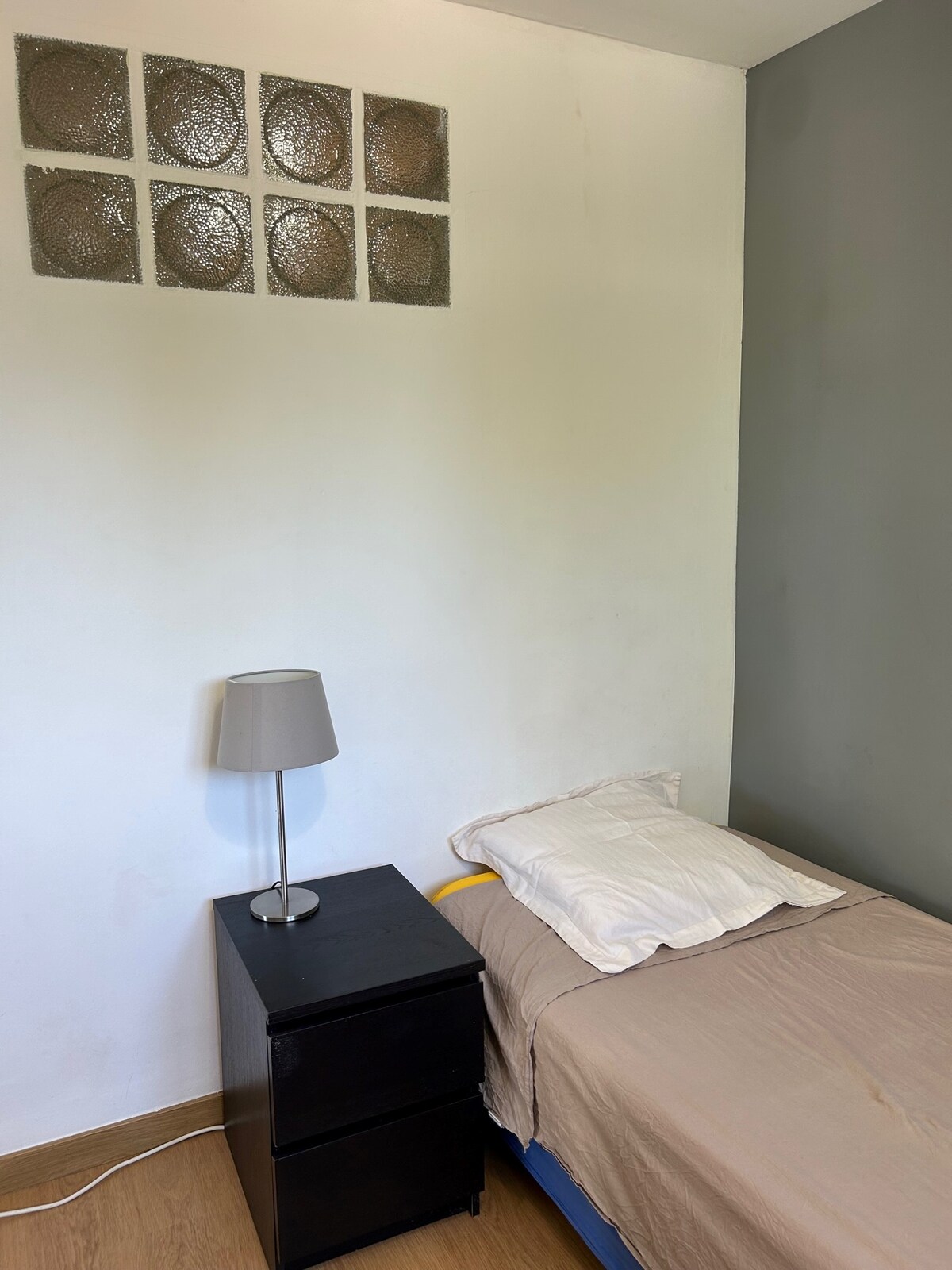 Საძინებელი 2 საწოლი 90 წუთში