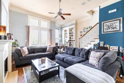 Top performing Airbnb: Beautiful 3BR Canton Townhouse in Main Street District