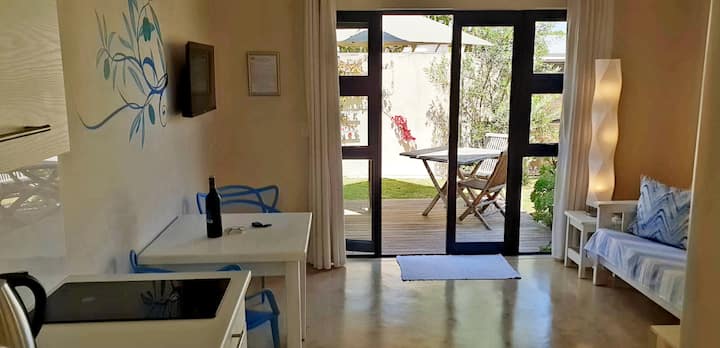 Salty Breeze Boutique Retreat*pool *Garden Cottage - Parklands