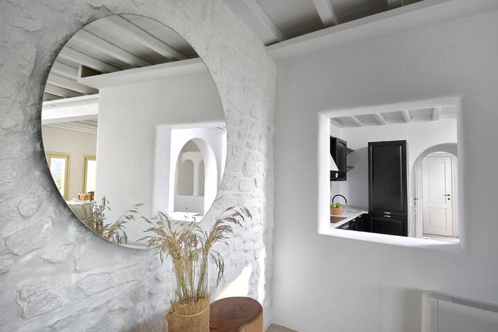 The LUXURY MANSION in Mykonos gallery image 4